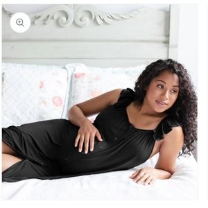 NWOT Kindred Bravely Ruffle Strap Labor and Delivery Gown, Size XS